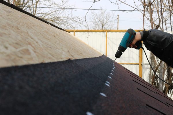 fixing-soft-tiles-on-the-roof-slope-2025-04-03-21-23-14-utc (1)